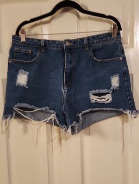 PrettyLittleThing Distressed Dark Blue High-Waist Denim Shorts